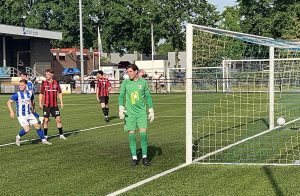 EVV bij winst tegen OJC naar de nacompetitie.