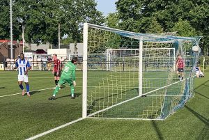 EVV bij winst tegen OJC naar de nacompetitie. 1