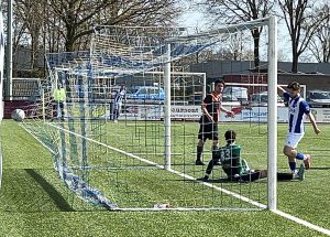 EVV Echt haalt uit tegen Maastricht West : 10-0