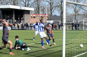 EVV Echt haalt uit tegen Maastricht West : 10-0 5