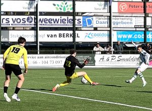 EVV Echt  op bezoek bij koploper Achilles Veen 1