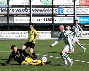 EVV Echt  op bezoek bij koploper Achilles Veen 5