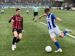 EVV Echt sluit 1e seizoenshelft af tegen OJC Rosmalen 8