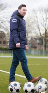 Trainer Max van de Laar verlengt contact bij EVV Echt.