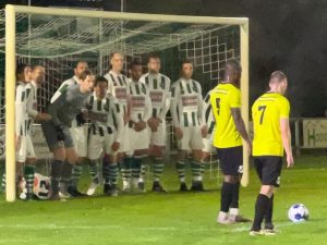 Zaterdagavond : 600e duel EVV Echt op landelijk niveau.