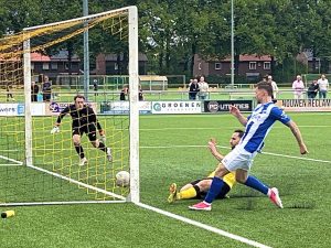 Zondag 30 augustus : UNA – EVV Echt 1